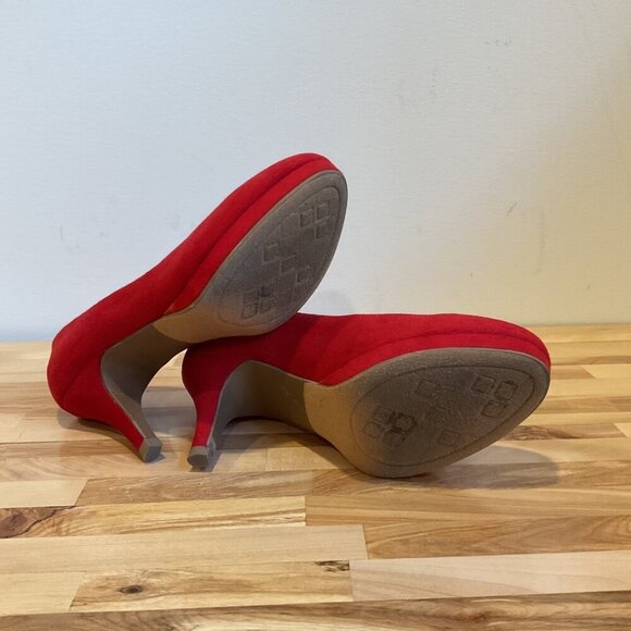 City Classified Comfort Red Suede Platform Heels Size 5 - Picture 8 of 13